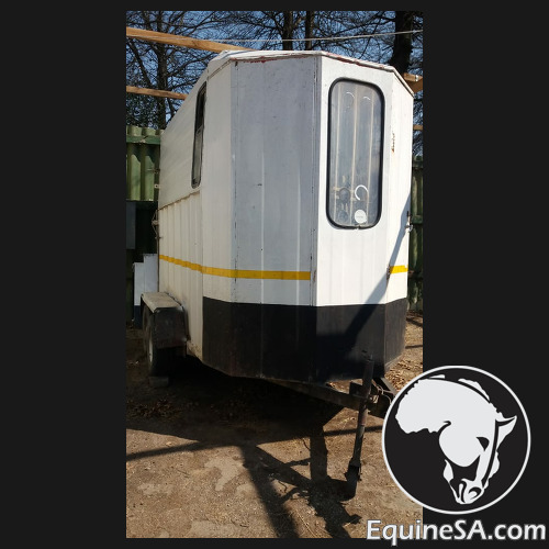 2 BERTH NUTTI HORSEBOX FOR SALE. LICENSED AND REGISTERED.