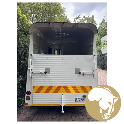 2011 Challenger 2-Berth Horse Box