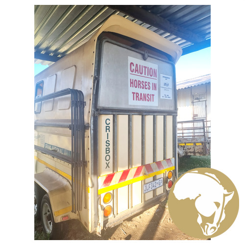 Grand National Crisbox 2 Berth - with temporary paddocks